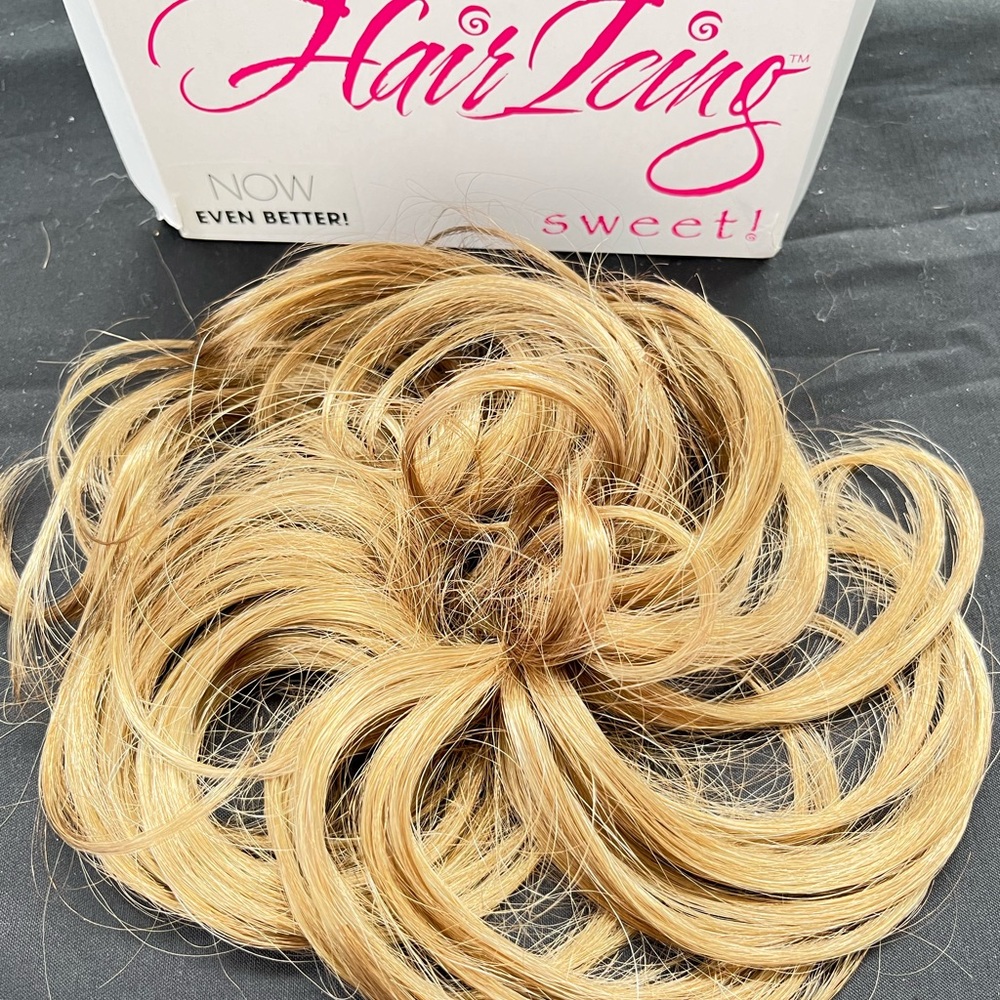 Wiglet ponytail